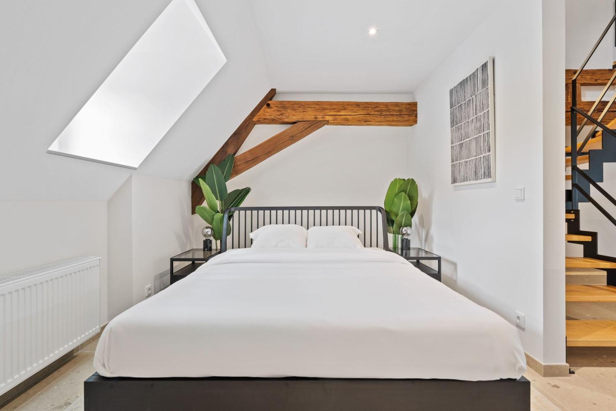 Elegant Clausen Apartment With King Bed & Wifi Luxembourg Exterior photo
