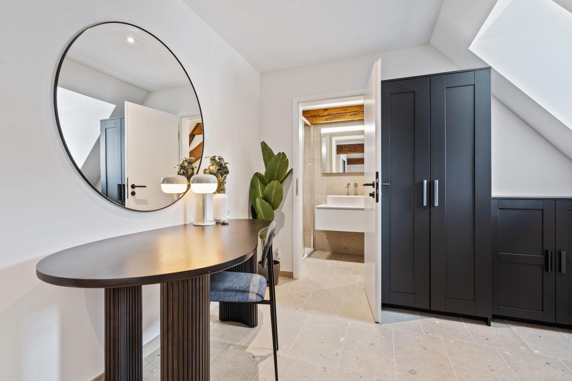 Elegant Clausen Apartment With King Bed & Wifi Luxembourg Exterior photo
