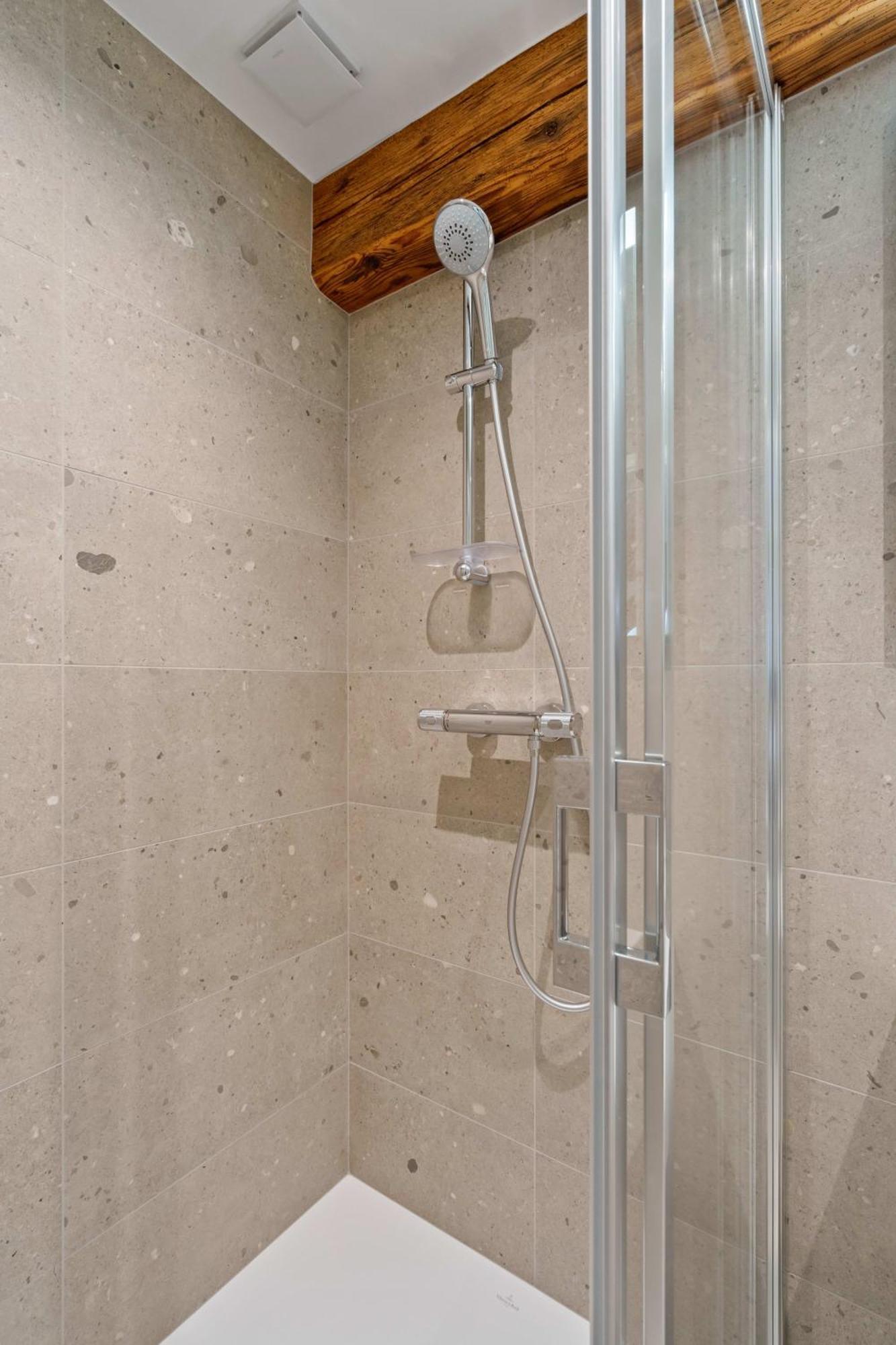 Elegant Clausen Apartment With King Bed & Wifi Luxembourg Exterior photo